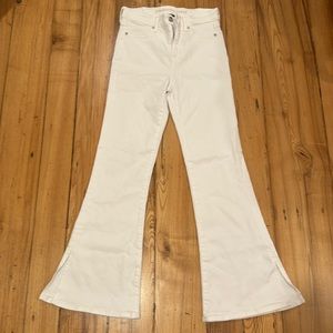 These are white super high rise flare jeans from american eagle outfitters!!!